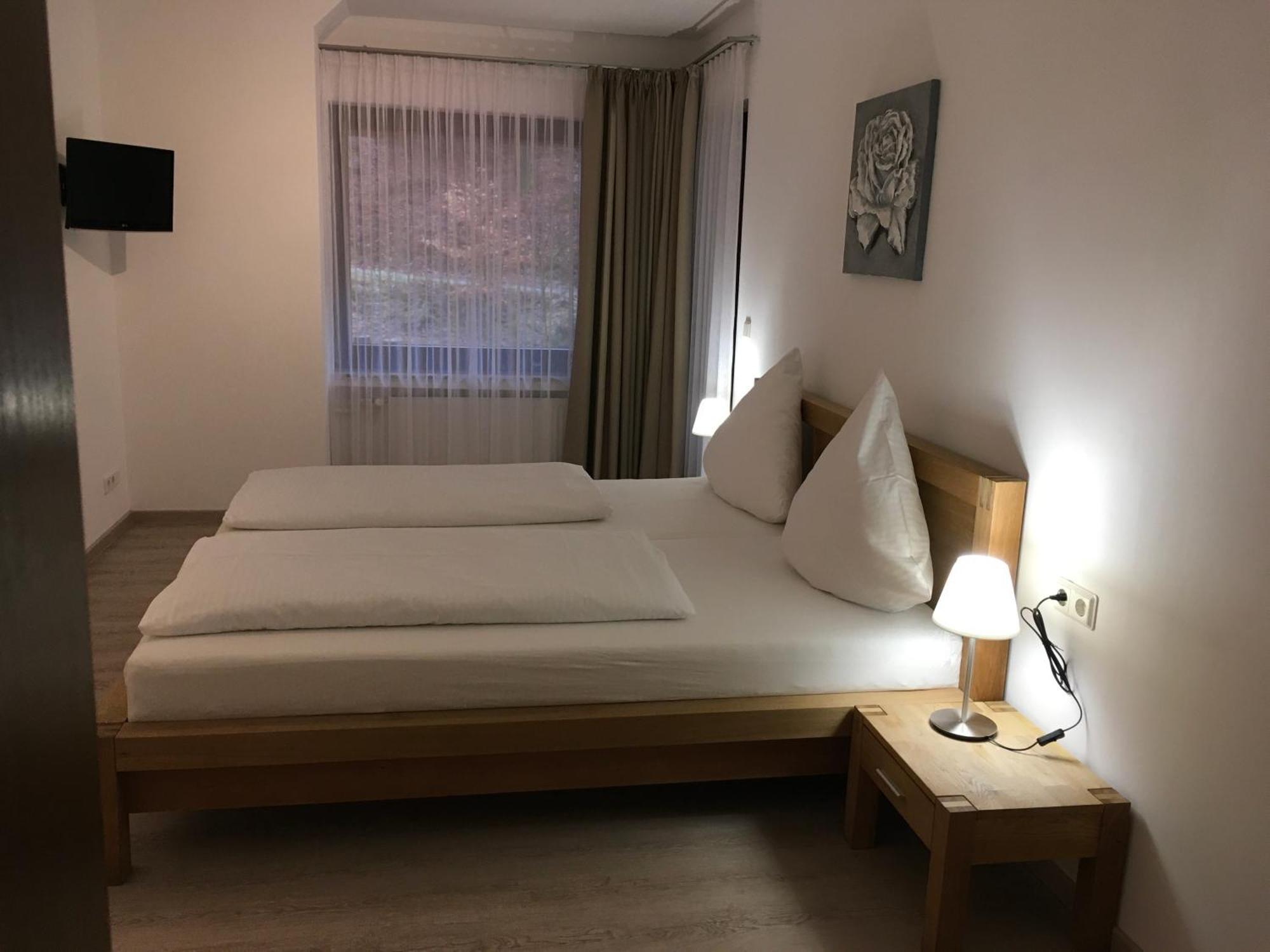 Hotel-Pension Zum Paradies Willingen  Zewnętrze zdjęcie